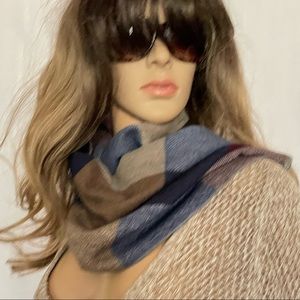 Chelsey II wool scarf